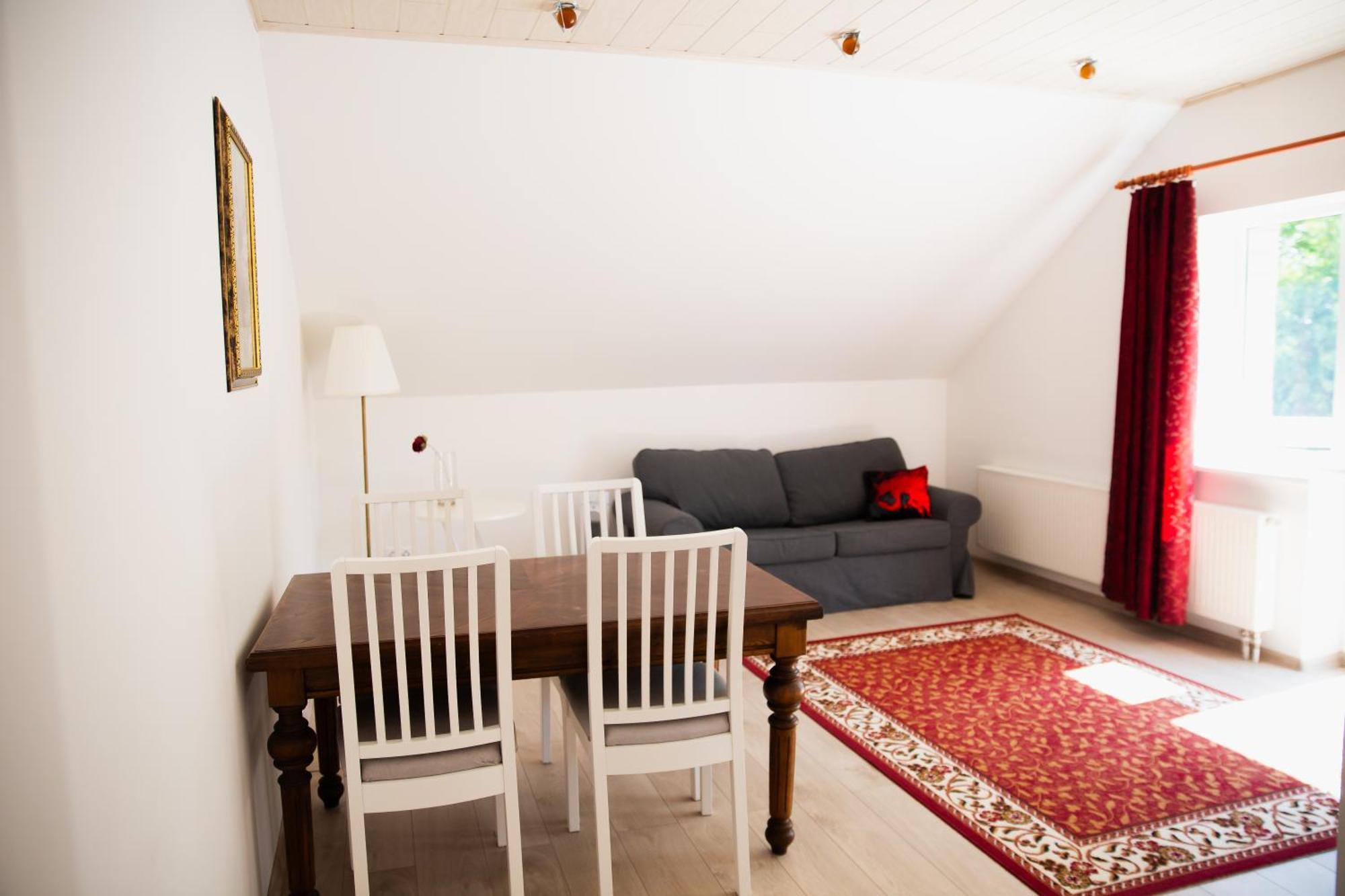 Konrad Family Guesthouse กูรัซซาเร ห้อง รูปภาพ