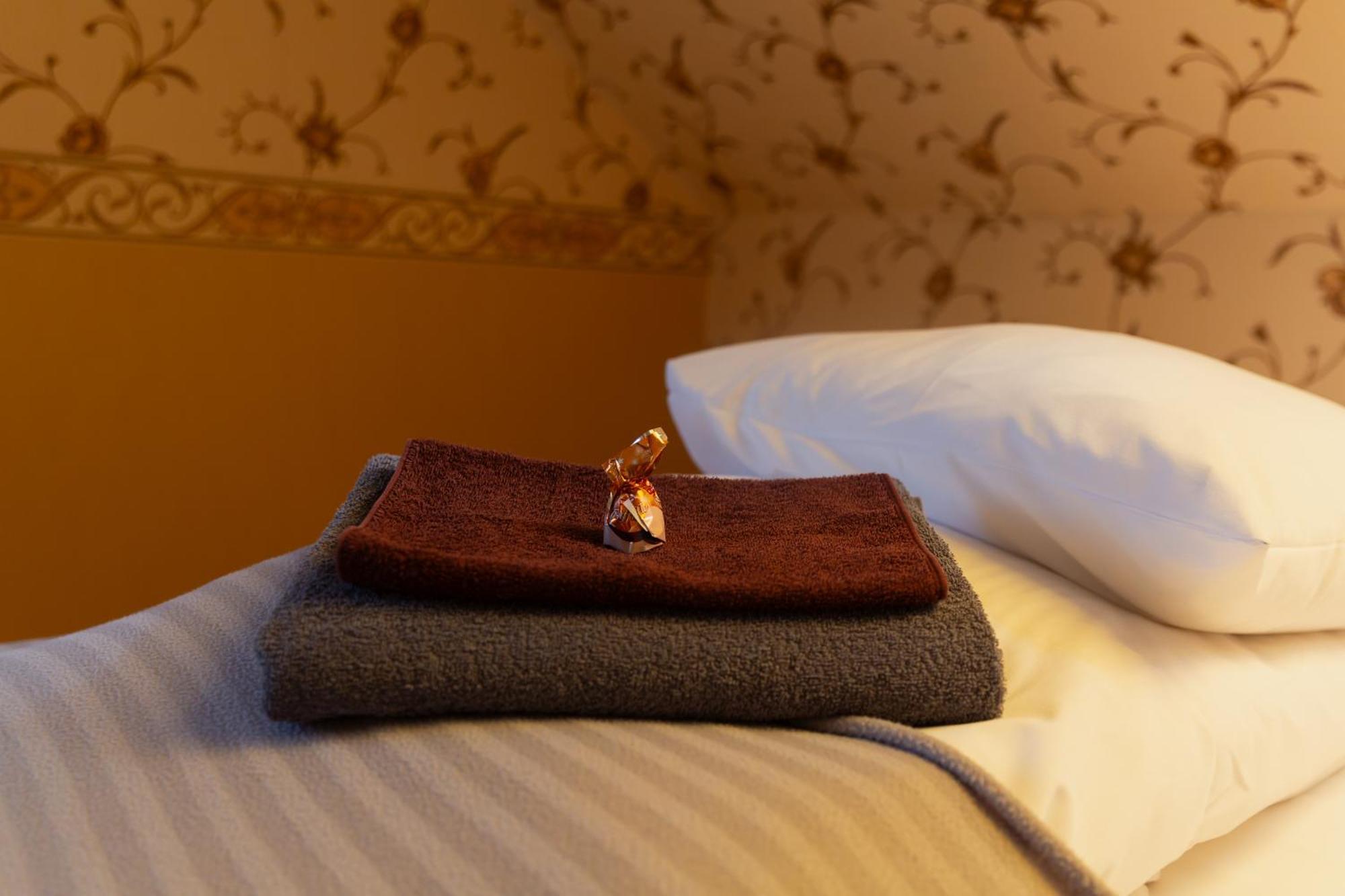 Konrad Family Guesthouse กูรัซซาเร ห้อง รูปภาพ