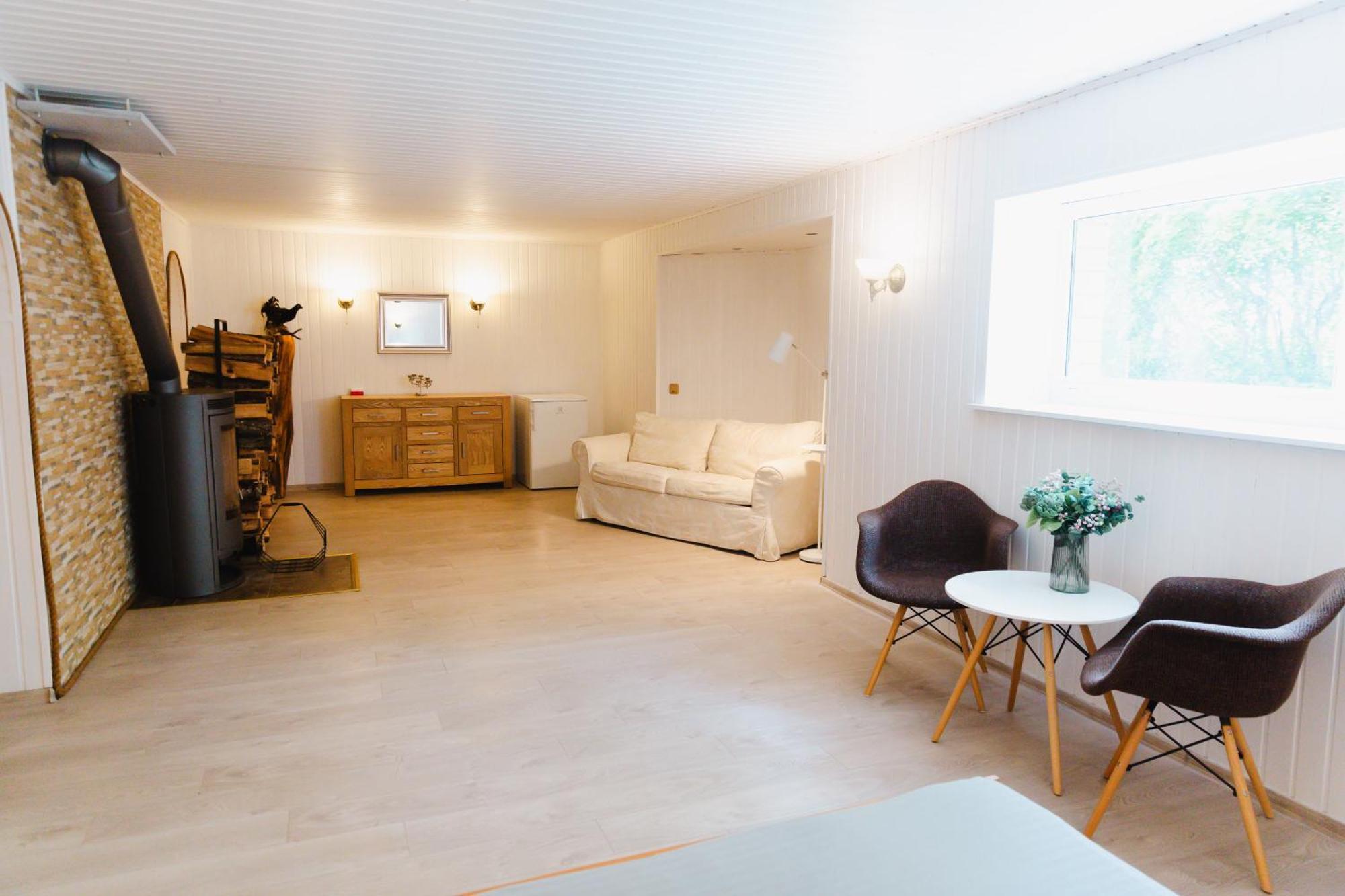 Konrad Family Guesthouse กูรัซซาเร ห้อง รูปภาพ