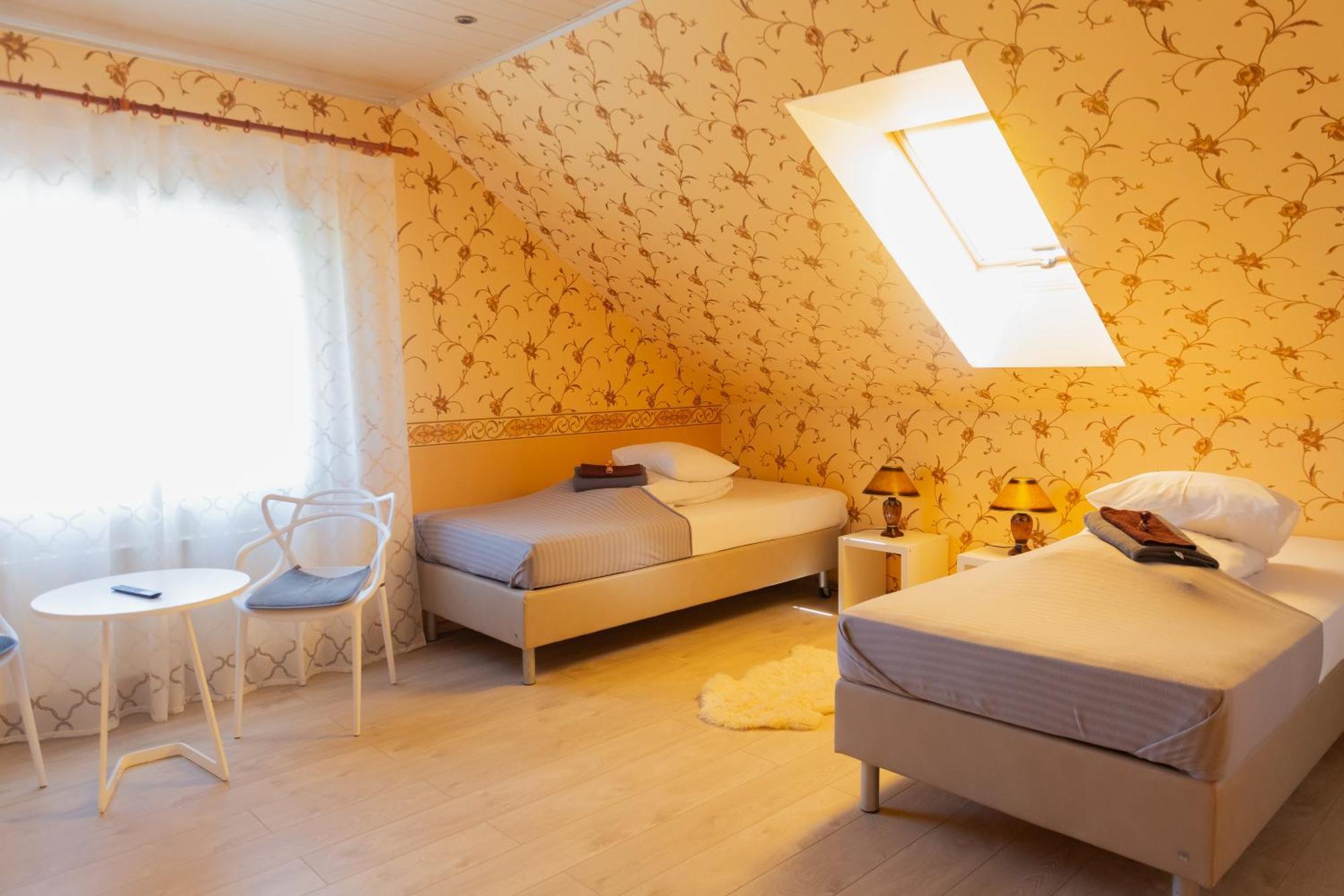 Konrad Family Guesthouse กูรัซซาเร ห้อง รูปภาพ