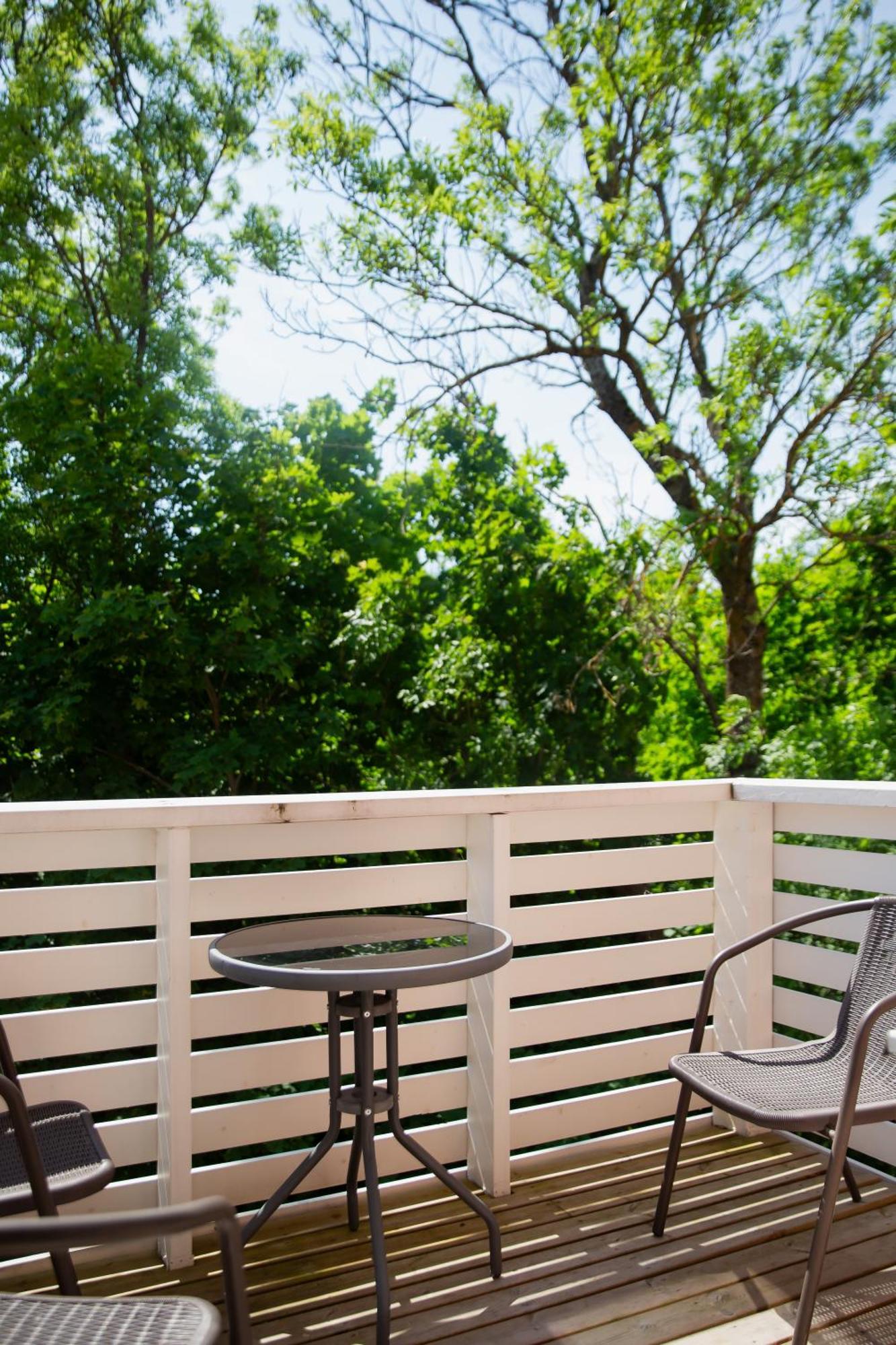 Konrad Family Guesthouse กูรัซซาเร ห้อง รูปภาพ