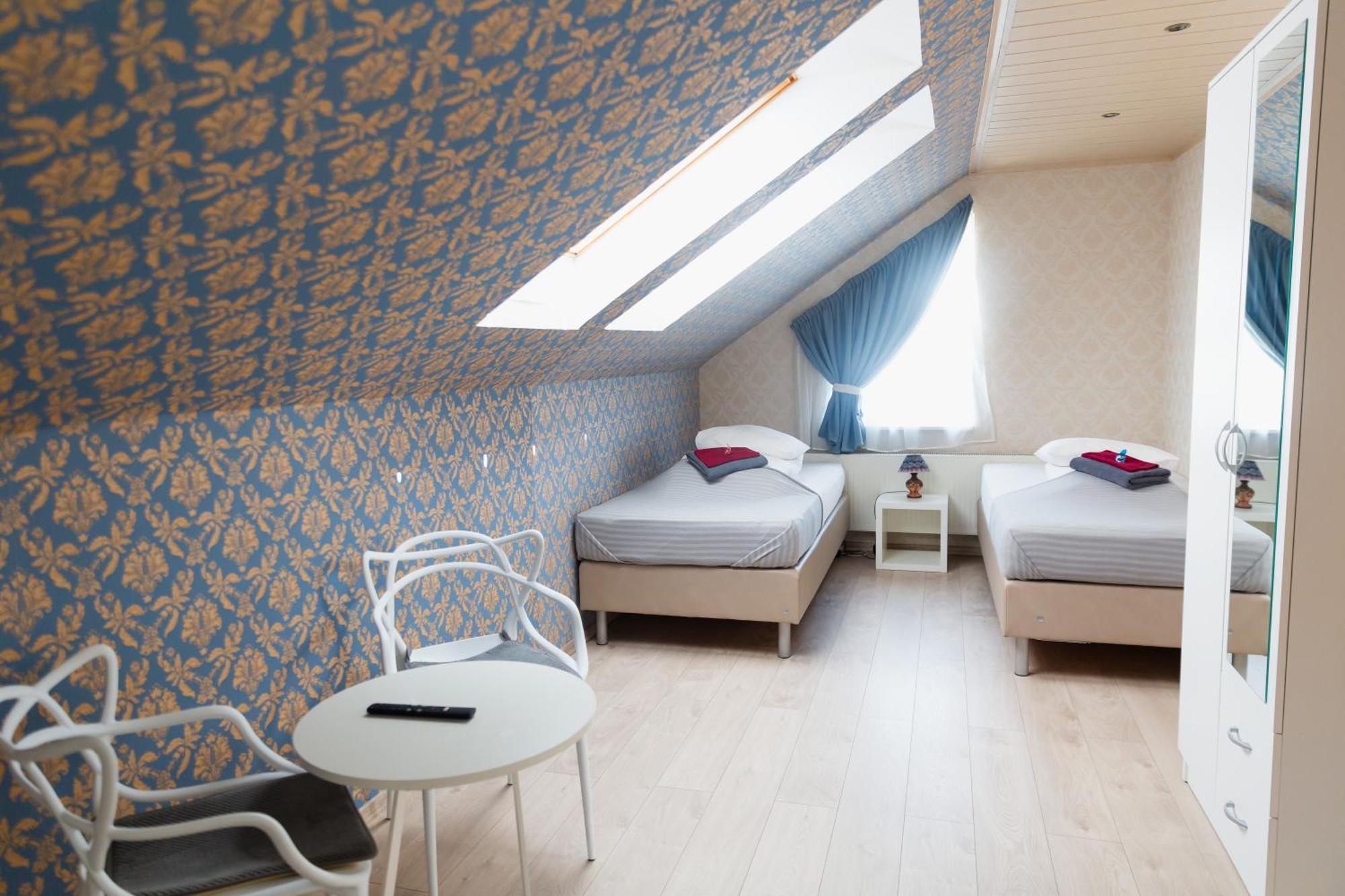 Konrad Family Guesthouse กูรัซซาเร ภายนอก รูปภาพ