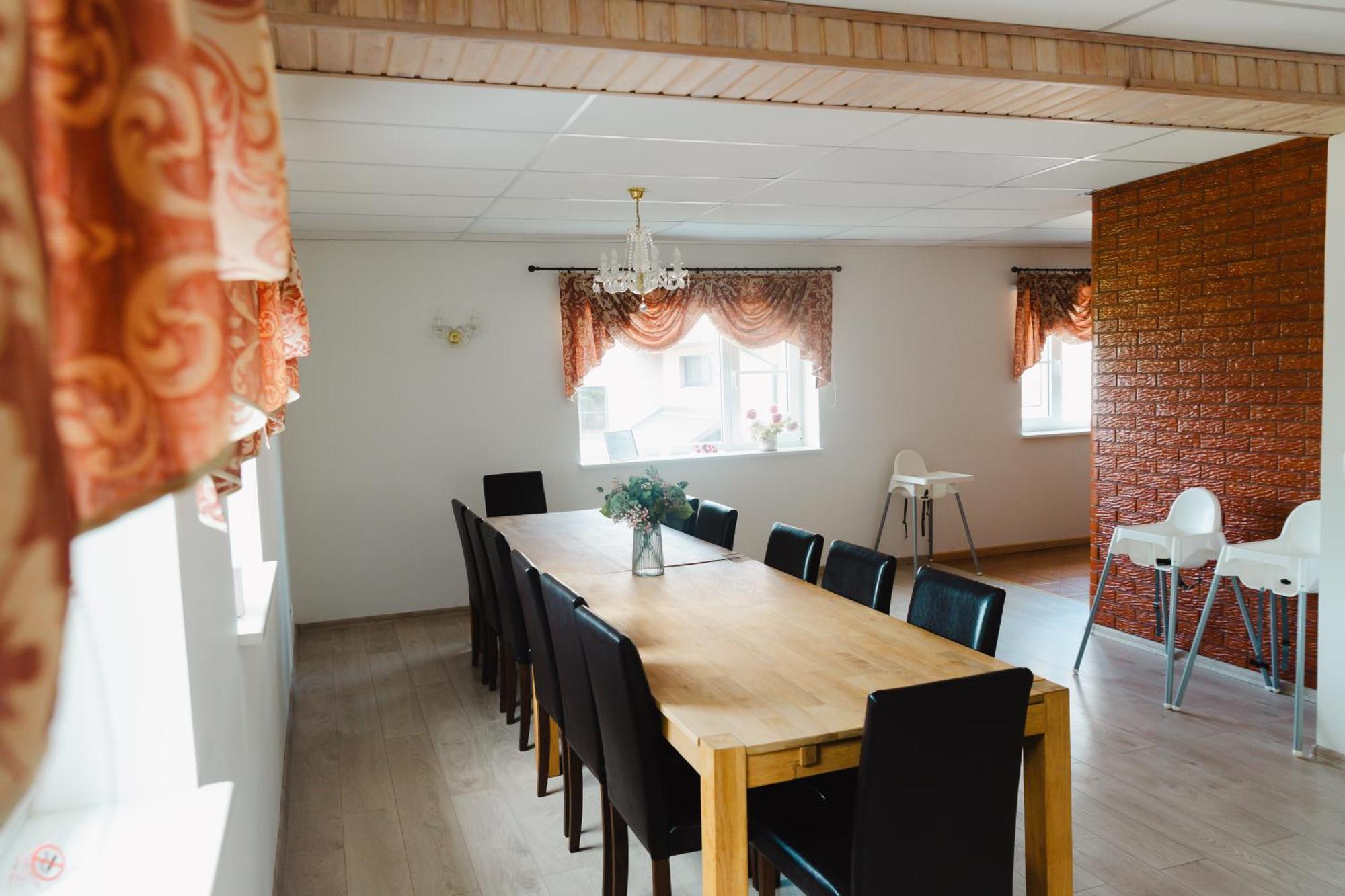 Konrad Family Guesthouse กูรัซซาเร ภายนอก รูปภาพ