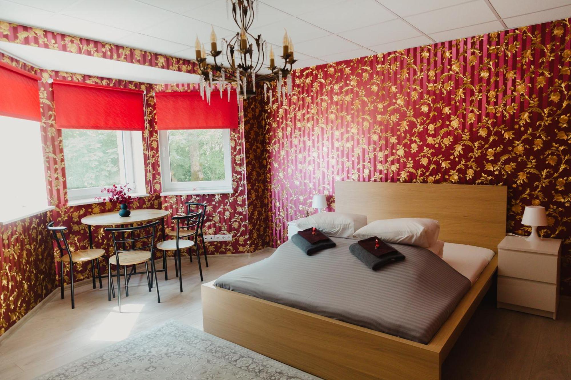 Konrad Family Guesthouse กูรัซซาเร ภายนอก รูปภาพ